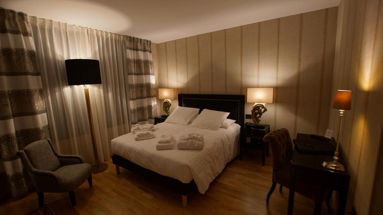 Hotel De Charme L'Oree Du Parc Romans-sur-Isère المظهر الخارجي الصورة